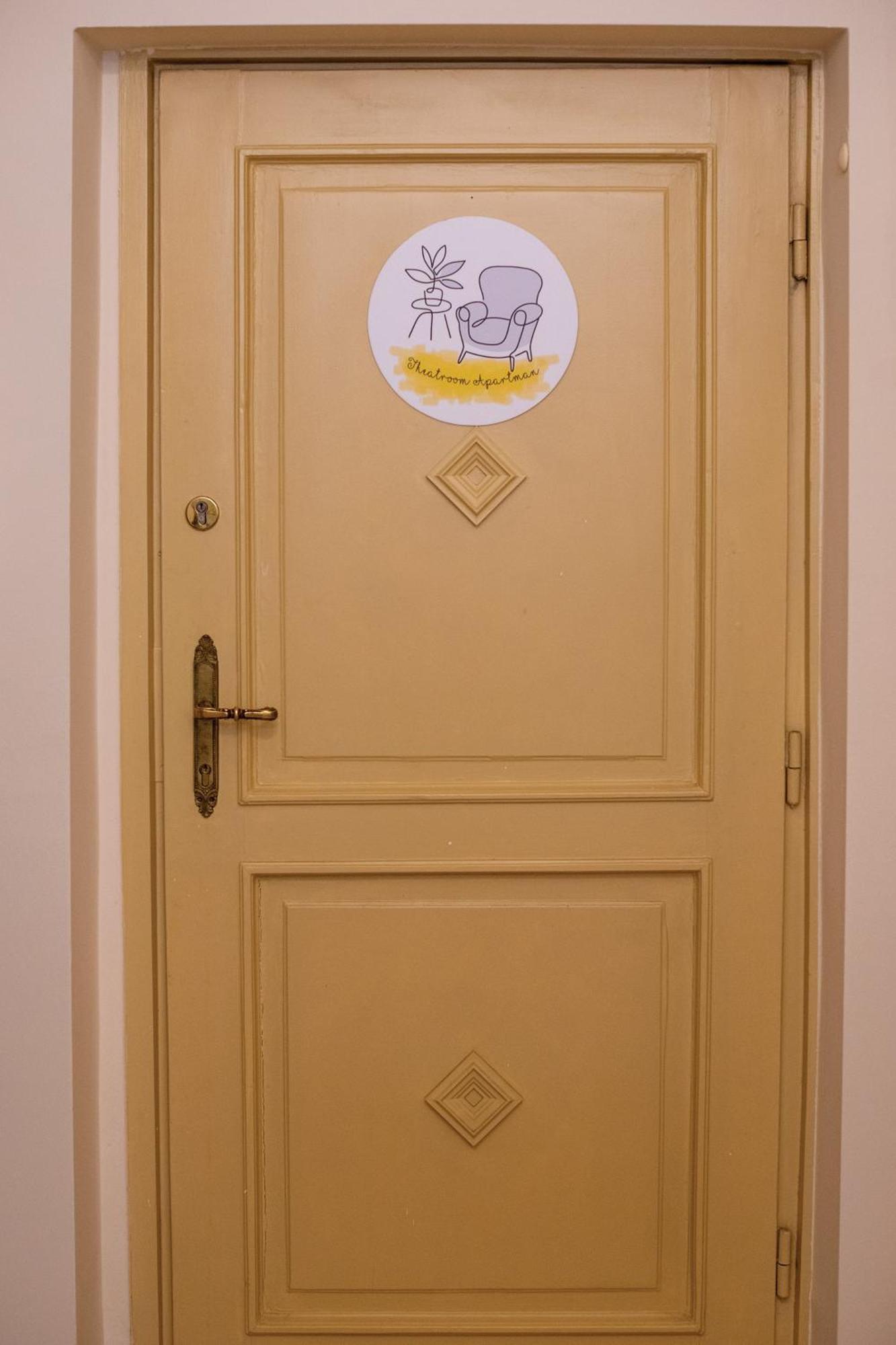 Theatroom Apartman Eger Exterior photo