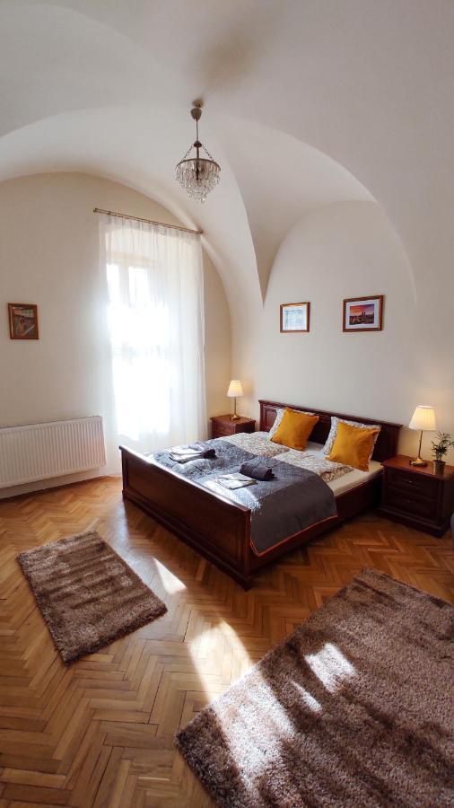 Theatroom Apartman Eger Exterior photo
