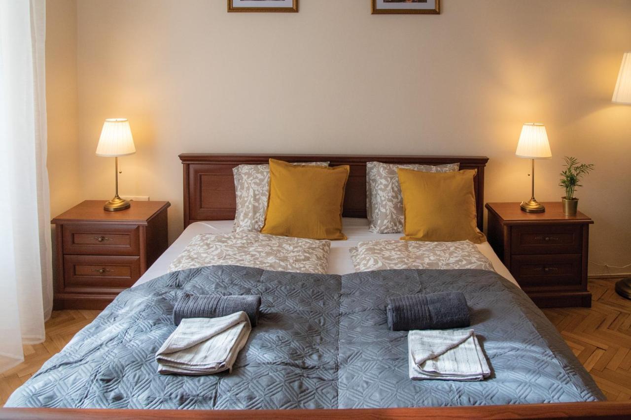 Theatroom Apartman Eger Exterior photo