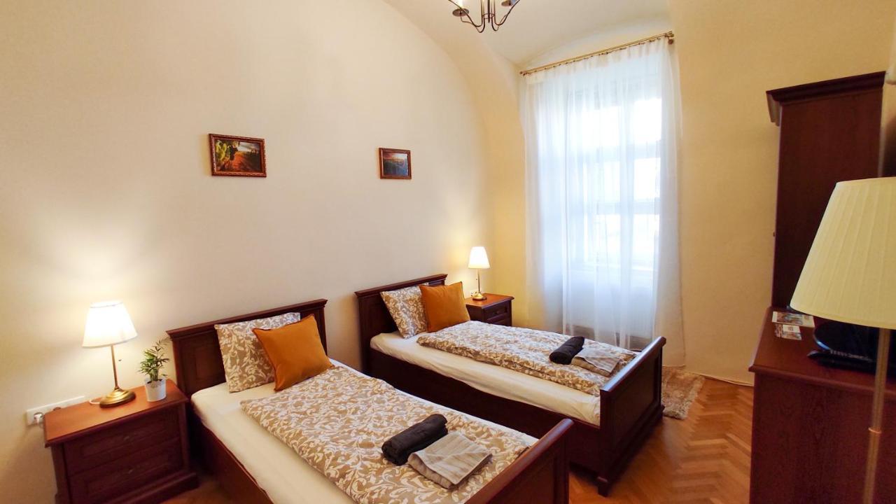 Theatroom Apartman Eger Exterior photo