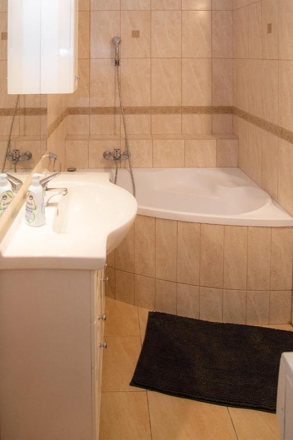 Theatroom Apartman Eger Exterior photo