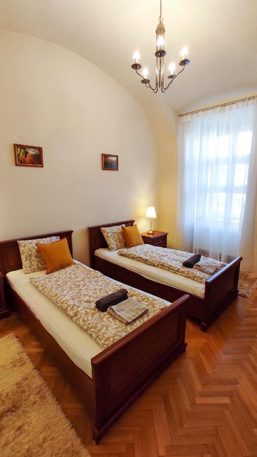 Theatroom Apartman Eger Exterior photo