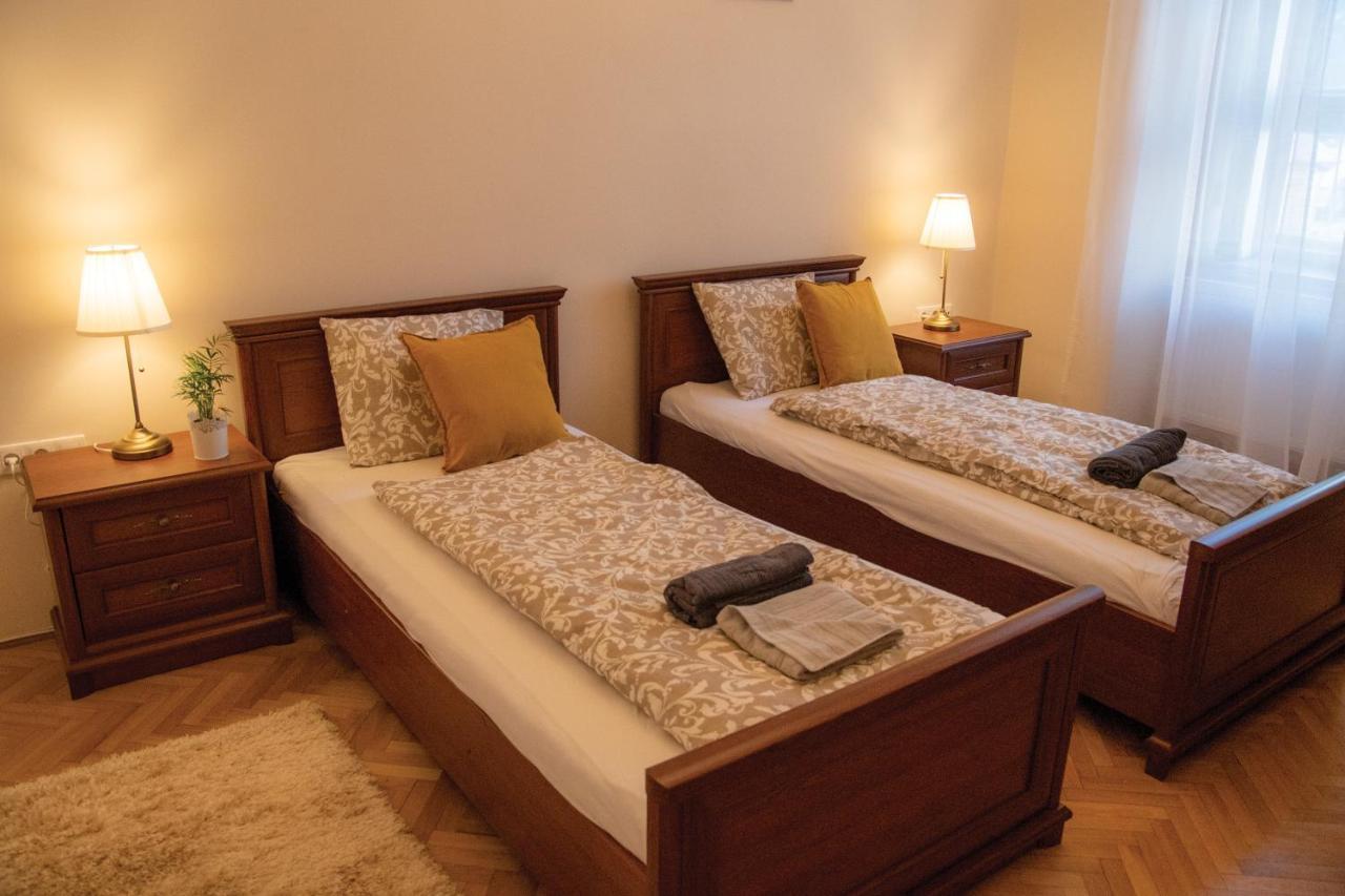 Theatroom Apartman Eger Exterior photo