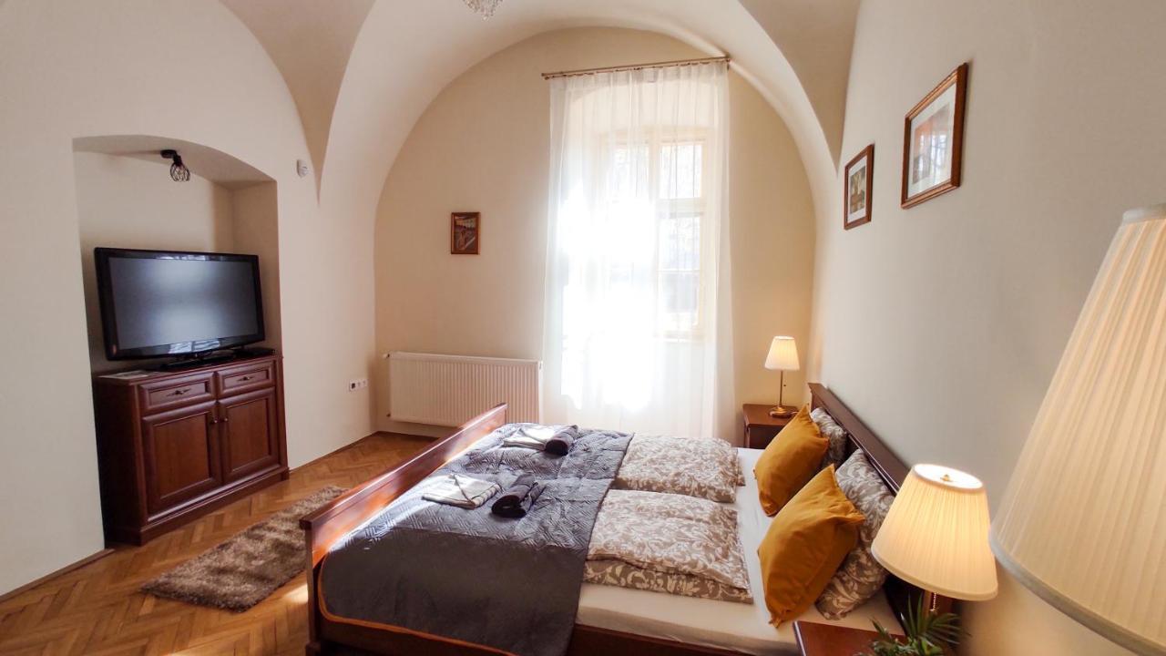 Theatroom Apartman Eger Exterior photo